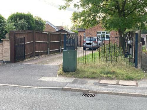 Spacious Detached Property With Ample Parking