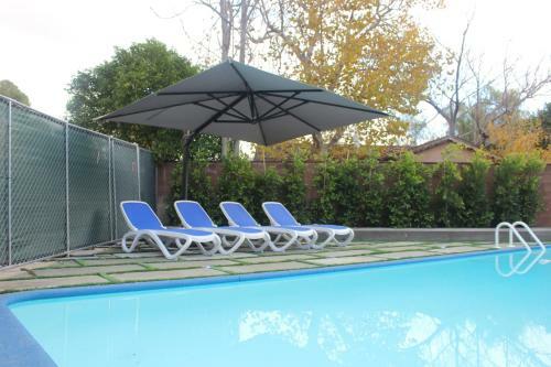Villa A Serene Home With 5br, 3ba, Pool, Spa, And Mini-golf