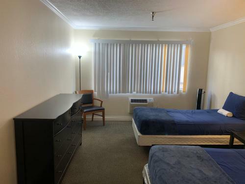 Charming Double Bed Hotel Style (a10)