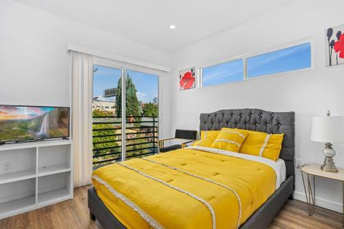 Hostal Downtown La Stylish Suites