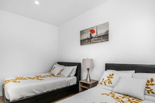 Hostal Downtown La Stylish Suites