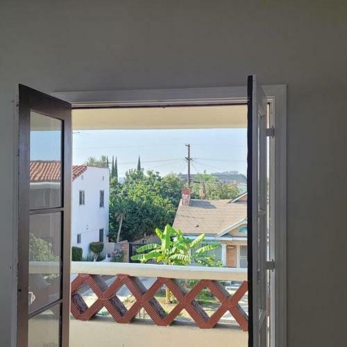 Hostal Hollywood Spanish Villa Balcony Room Suite