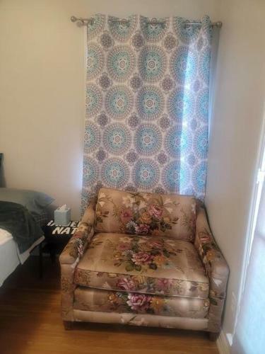 Hostal Hollywood Spanish Villa Balcony Room Suite
