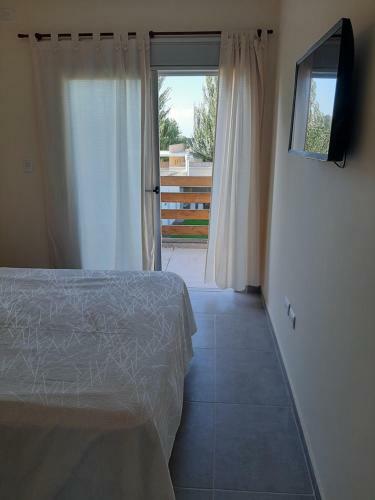 Duplex Monte Hermoso Con Patio Parrila Cochera