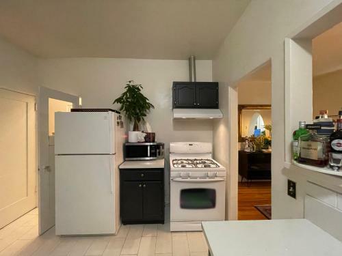 Fairfax / West Hollywood Room W/ Queen Bed