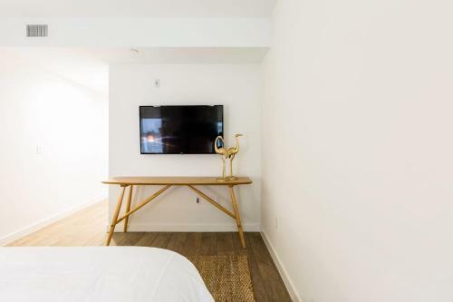 The Zebra One-bedroom Suite