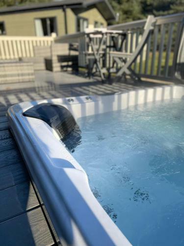 Gleneagles Lodge With Hot Tub