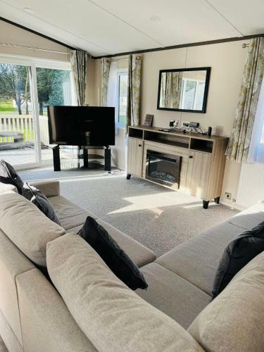 The Beck Lodge With Hot Tub