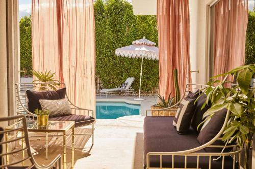 The Establishment, Quintessential 1969 Villa