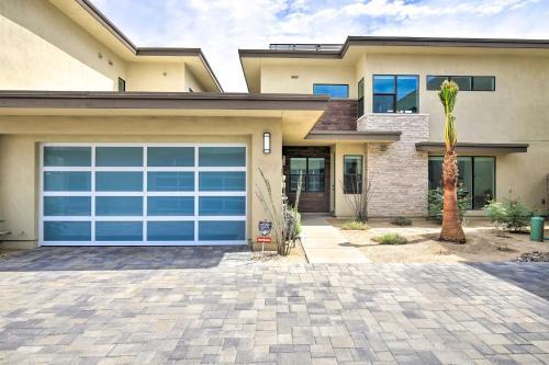 Sleek Townhome With Private Pool, Gym, And More!