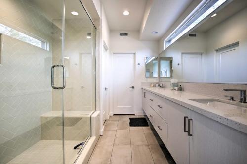 Sleek Townhome With Private Pool, Gym, And More!