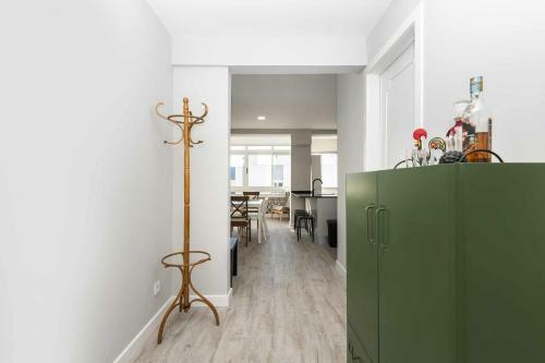 Cozy Apartment With Sea View In Estoril