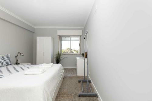 Cozy Apartment With Sea View In Estoril