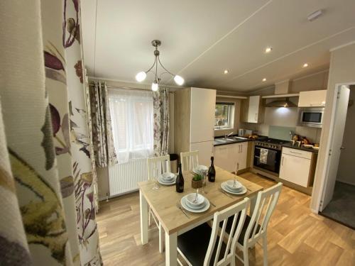 Beechwood Lodge With Hot Tub