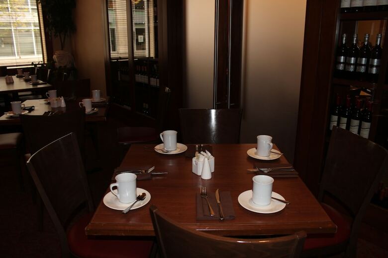 Lord Elgin Hotel