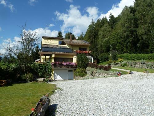 Bed & Breakfast Haus Lasaun