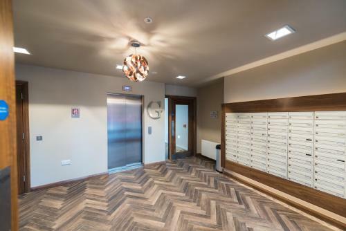 5 Star Brand New City Centre Apartment