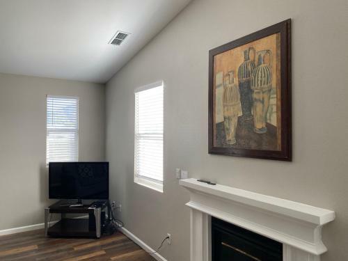 Newly Decorated 3bd, 2ba, Perfect For Families!