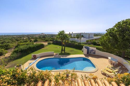 Luxurious Villa With Beautiful See Views & Spacious Garden