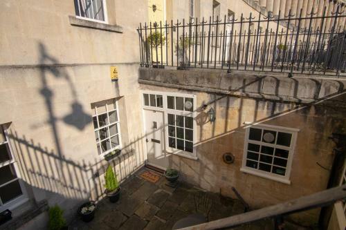Stunning Royal Crescent Apartment With 3 Bedrooms