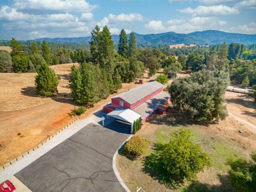 80acre Mountainretreat W/pool/spa Byyosemite 14ppl