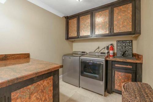 Luxurious Escape-double Masters/gourmet Kitchen