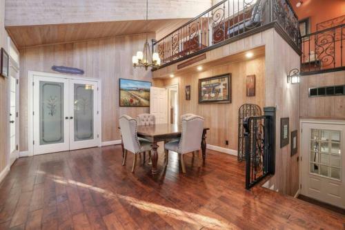 Luxurious Escape-double Masters/gourmet Kitchen