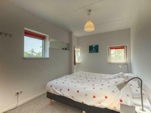Elegant Holiday Home With Sauna In Langweer