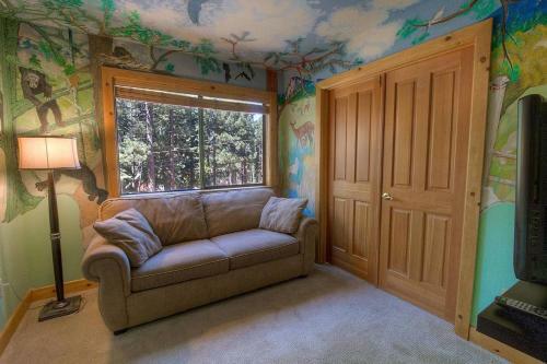 Lupine Lodge By Lake Tahoe Accommodations