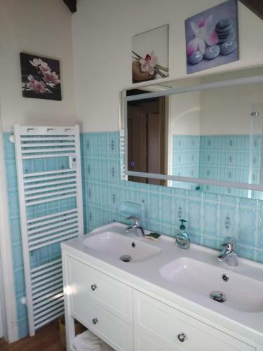 Bed & Breakfast La Long�re Des Gillettes