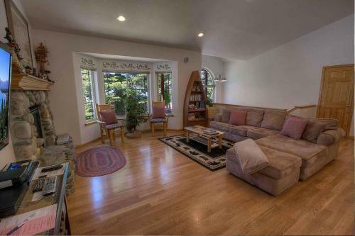 Pine Mountain Paradise By Lake Tahoe Accommodations