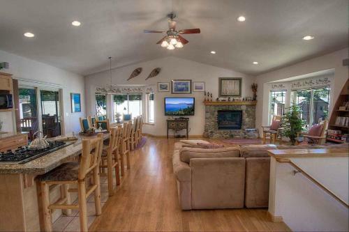Pine Mountain Paradise By Lake Tahoe Accommodations