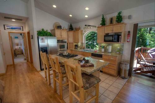Pine Mountain Paradise By Lake Tahoe Accommodations