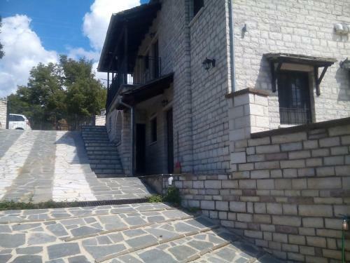 Comfortable Apartment In Village Saint Minas