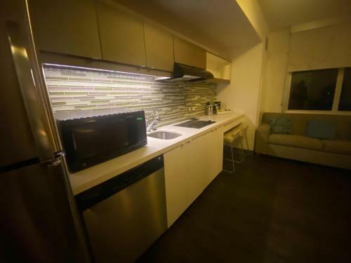 Miami's Stylish Suite Near Local Hotspots