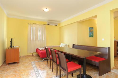 Apartments With A Parking Space Seget Vranjica, Trogir - 18138