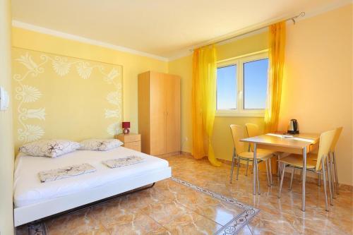 Apartments With A Parking Space Seget Vranjica, Trogir - 18138