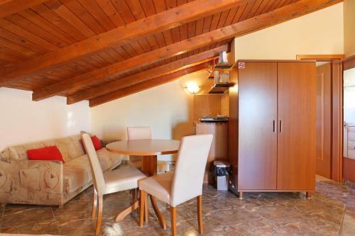 Apartments With A Parking Space Seget Vranjica, Trogir - 18138