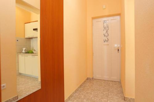 Apartments With A Parking Space Seget Vranjica, Trogir - 18138
