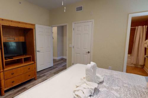 209 - Palms Of Treasure Island Resort