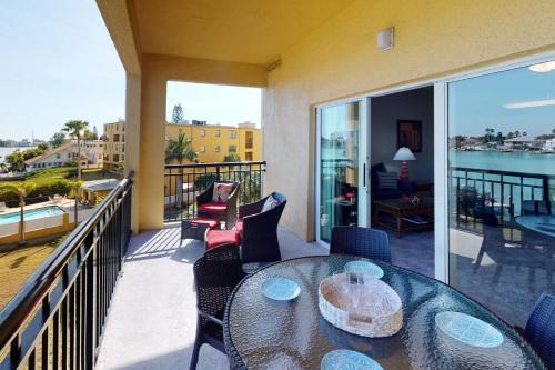 209 - Palms Of Treasure Island Resort