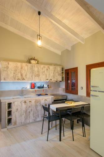 Pavlakis Lemon-tree House