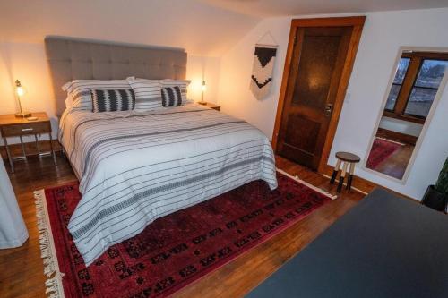 Cozy 3 Bedroom Home Minutes From Downtown Dubuque