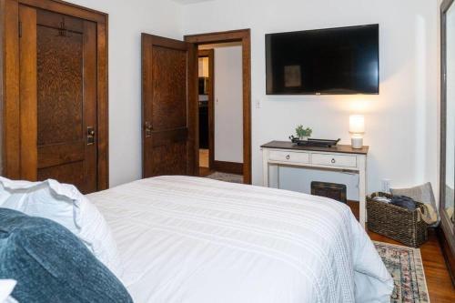 Cozy 3 Bedroom Home Minutes From Downtown Dubuque