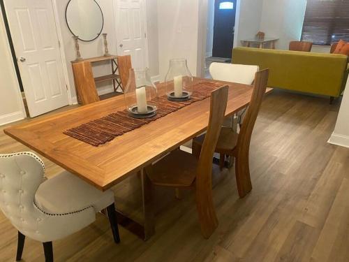 Magnolia House 3 Bedroom 2 And Half Baths And 5 Beds