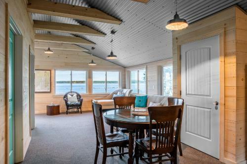 Villa Acadia Bay Cottages
