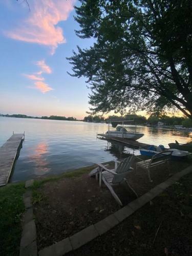Cottages On Sand Lake - The Lakeside Cabin