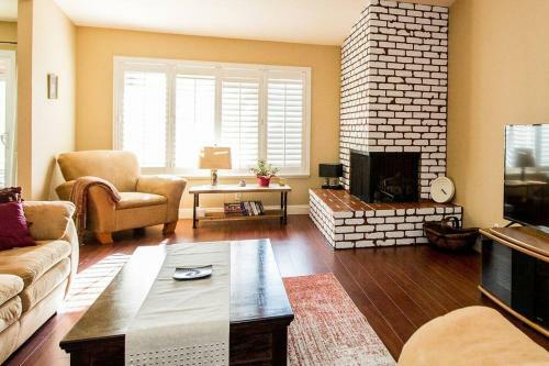 Cozy Home In Quiet Neighborhood