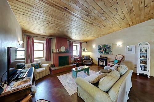 Artist's Residence At Blueberry Hill