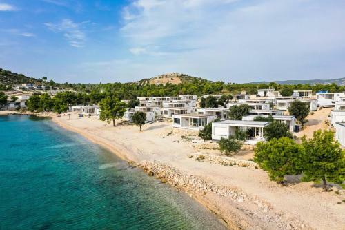 Buqez Eco Resort - Beach Villa 33 - Seaview